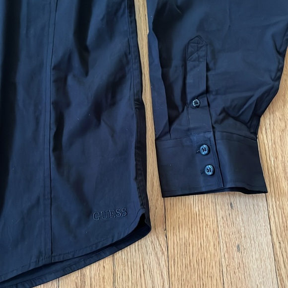 Guess mens black bottom up shirt XL  nwt - Picture 2 of 10